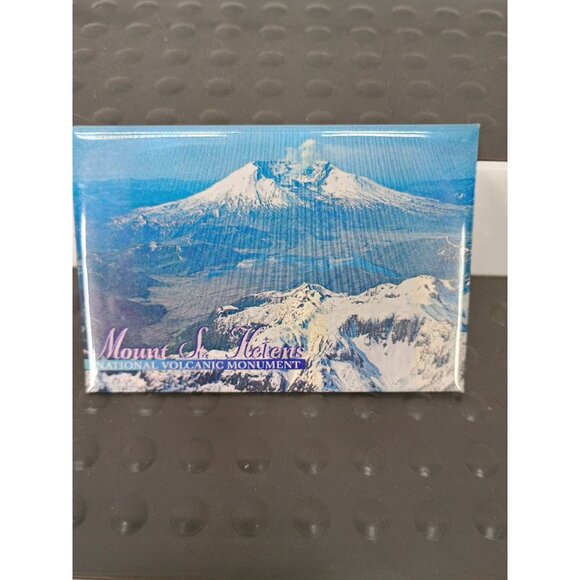 Mount‎ St. Helens National Volcanic Monument Fridge Magnet - Picture 1 of 4